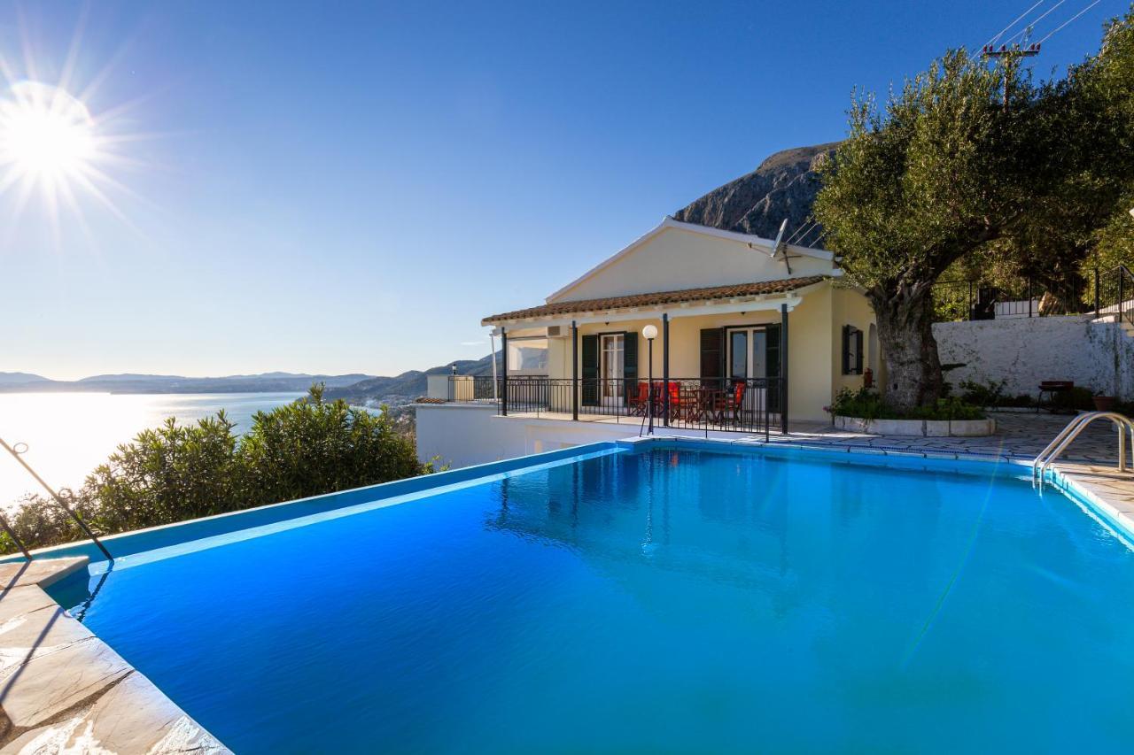 Villa Georgina Nisaki  Buitenkant foto